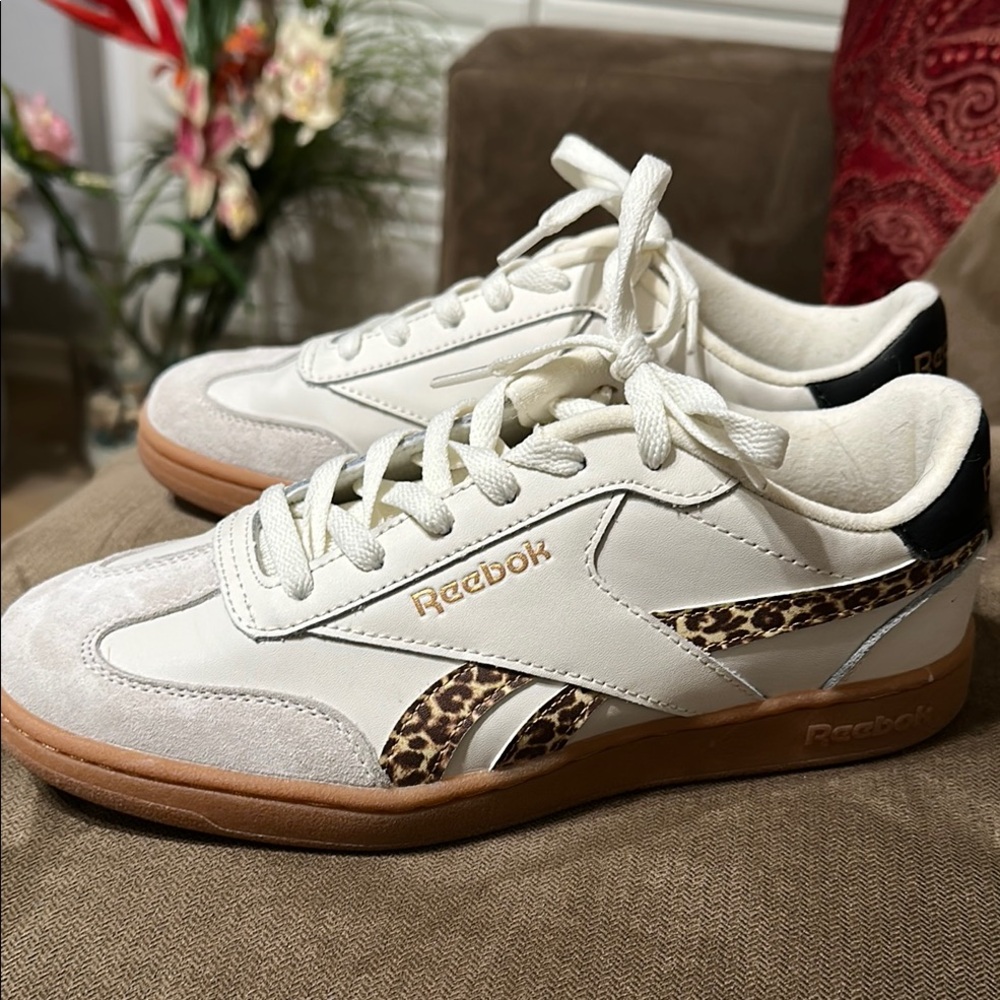 women's Reebok tennis shoes